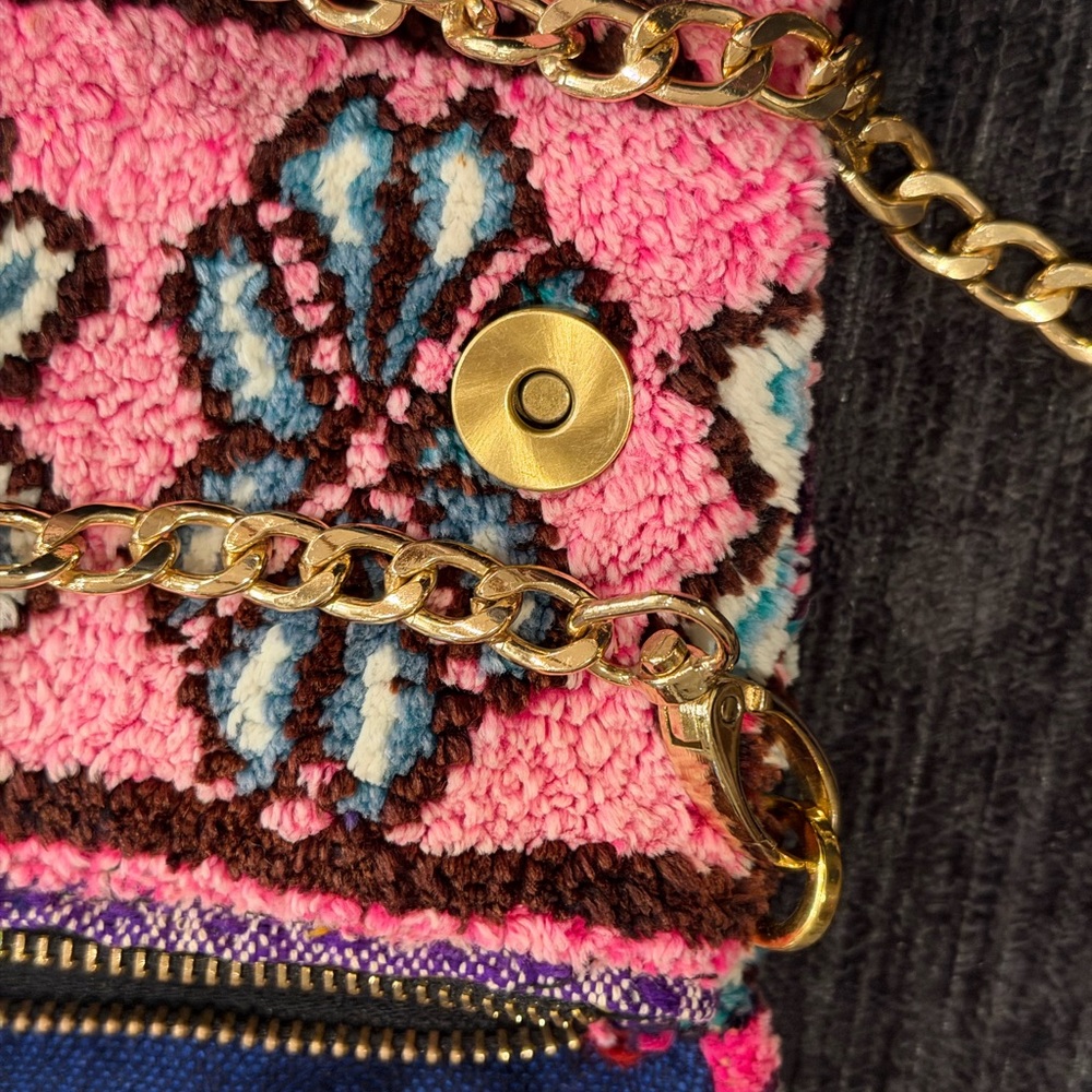 Original Moroccan Pink Carpet Patterned Women's Clutch - Picture 4 of 4